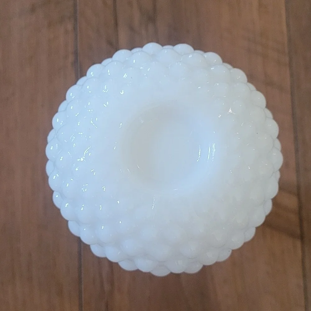 Vintage‎ White Milk Glass Hobnail Bud Vase Bulbous Base Mid Century Modern 6.5